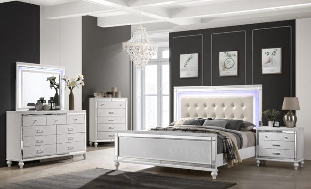 New Classic® Home Furnishings Valentino White California King Panel Bed-1