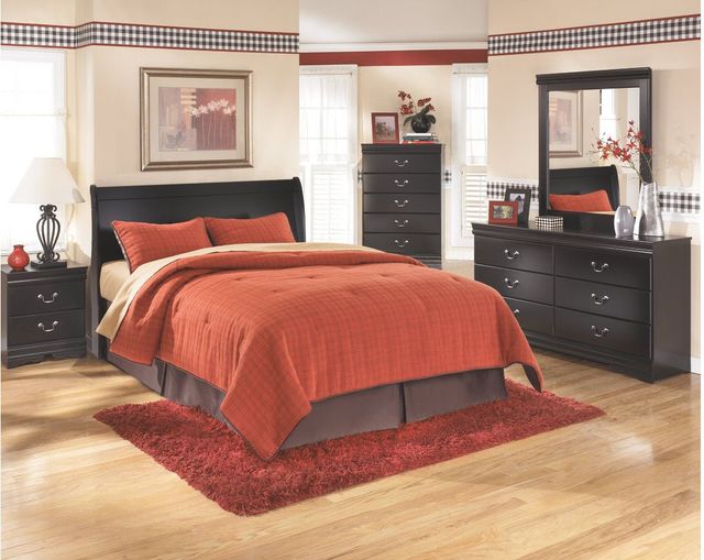 Signature Design by Ashley® Huey Vineyard 2-Piece Black King Sleigh Headboard Set-3