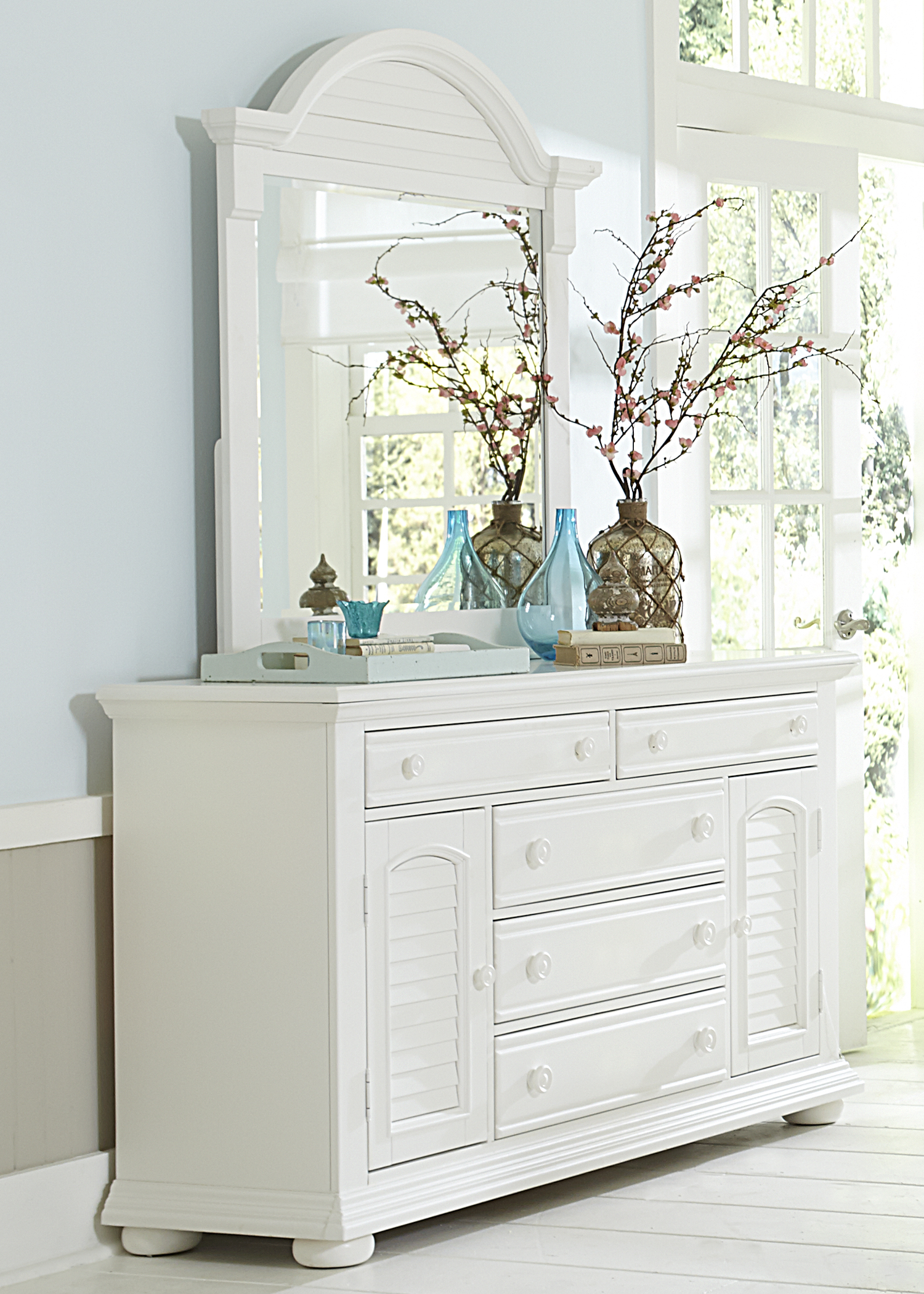 Liberty Furniture Industries Summer House Bedroom Set - Thumbnail 4