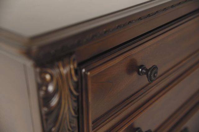 Signature Design by Ashley® Leahlyn 3-Piece Warm Brown Queen Panel Bed Set-3