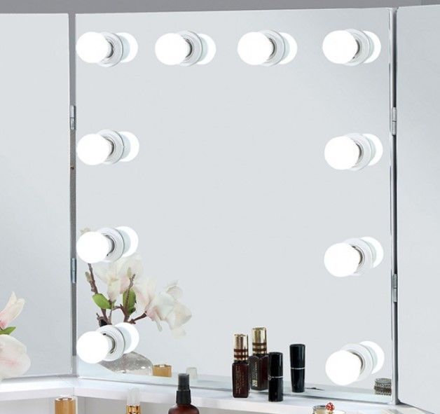 Furniture of America® Lorybelle White Vanity -2