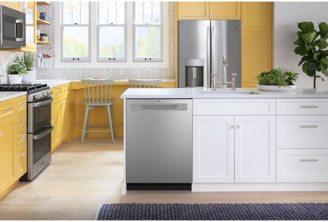 Scratch N' Dent GE® 24" Fingerprint Resistant Stainless Steel Built-In Dishwasher-4