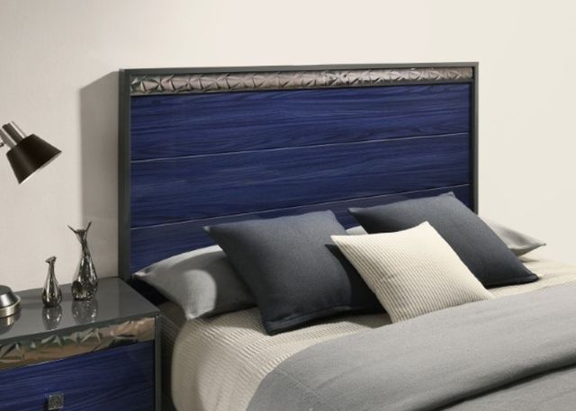 Furniture of America® Hartlepool 4-Piece Ash Gray/Indigo Blue Queen Bedroom Set-2