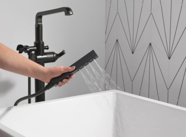 Delta Tetra® Matte Black Single Handle LHP Floor Mount Tub Filler Trim-3