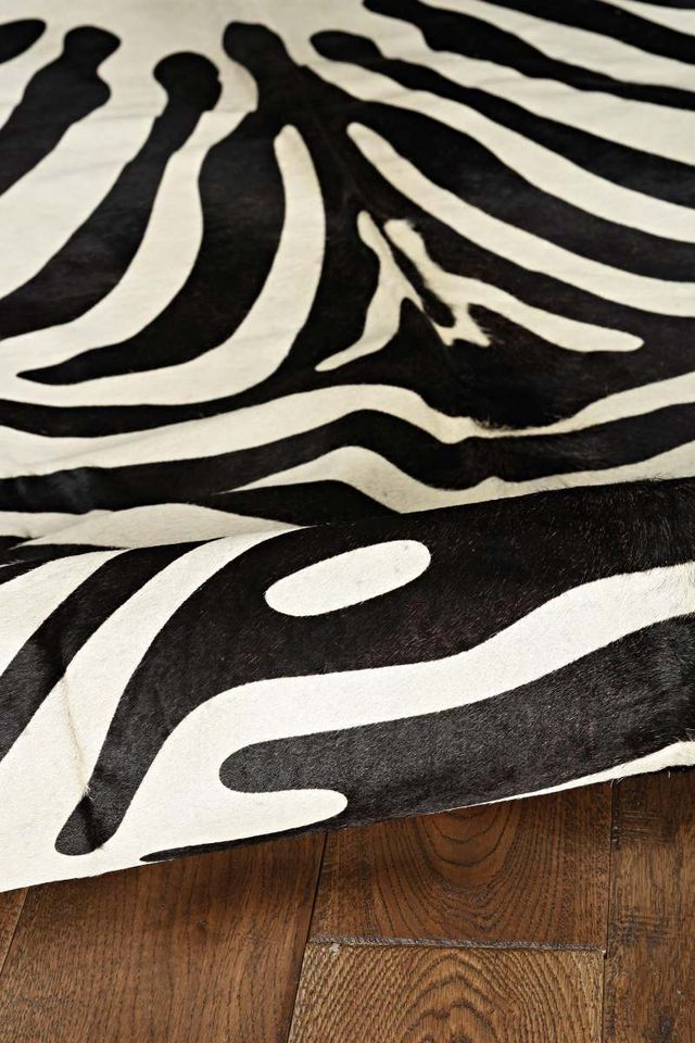 Linon Cowhide Black Stencil Area Rug-2