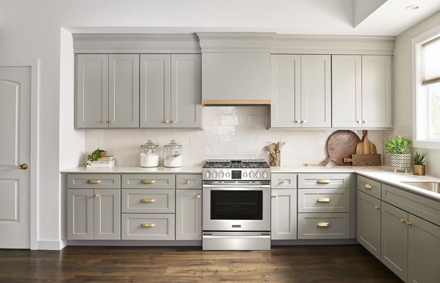 Frigidaire Professional® 30" Stainless Steel Pro Style Gas Range-9