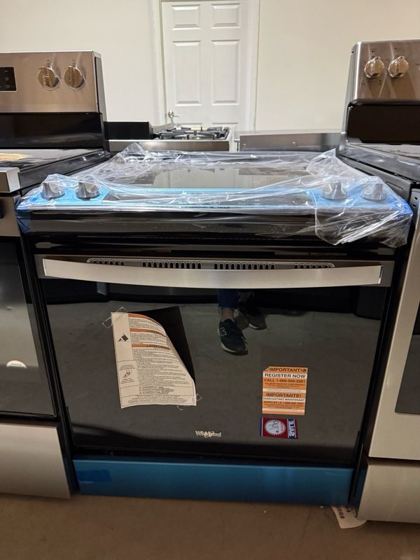 Clearance Whirlpool® 30" Stainless Steel Slide-In Electric Range-0