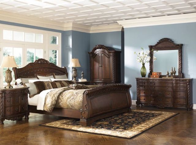 Millennium® by Ashley® North Shore 2-Piece Dark Brown King Sleigh Bed Set-3