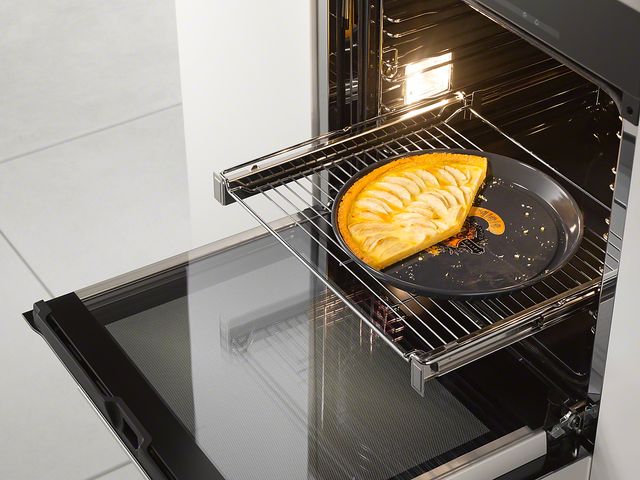 Miele Round Baking Tray-2
