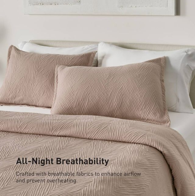 BEDGEAR® Performance® 3-Piece Arrowhead/Blush Moisture-Wicking King Duvet and Sham Set-2