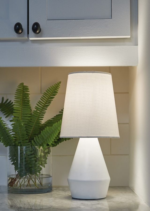 Signature Design by Ashley® Lanry 2-Piece White Table Lamp Set-3