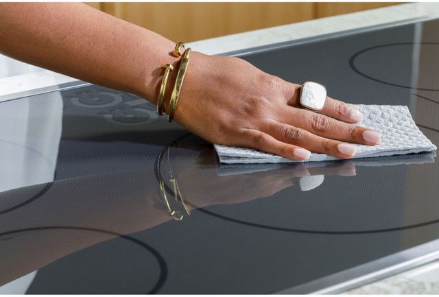 Café™ 36" Stainless Steel Induction Cooktop-6