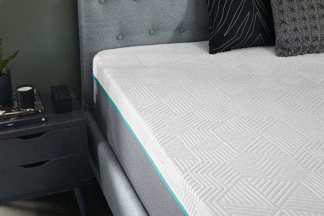 Corsicana Bedding Renue™ 14" Hybrid Medium Tight Top Twin Mattress-7