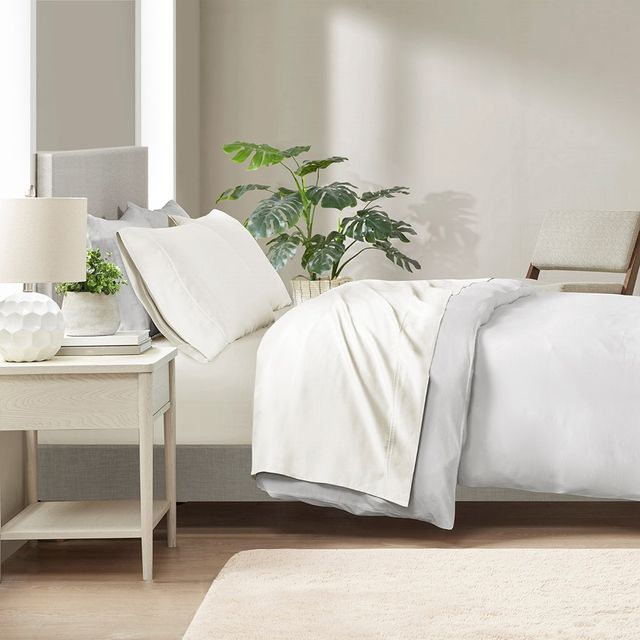 Olliix by Clean Spaces Allergen Barrier Ivory King 300 Thread Count Cotton Sheet Set-2