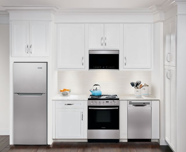 Frigidaire® 24" Stainless Steel Freestanding Electric Range-9