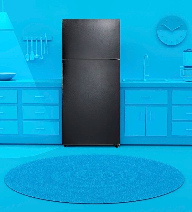 Element® 30 in. 18.0 Cu. Ft. Black Top Freezer Refrigerator-3