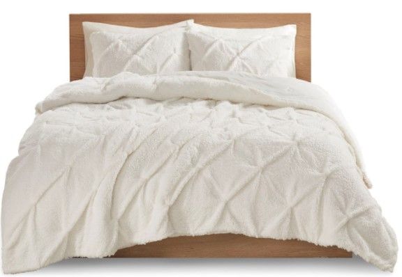 Olliix by True North by Sleep Philosophy Addison Ivory Full/Queen Pintuck Sherpa Down Alternative Comforter Set-0
