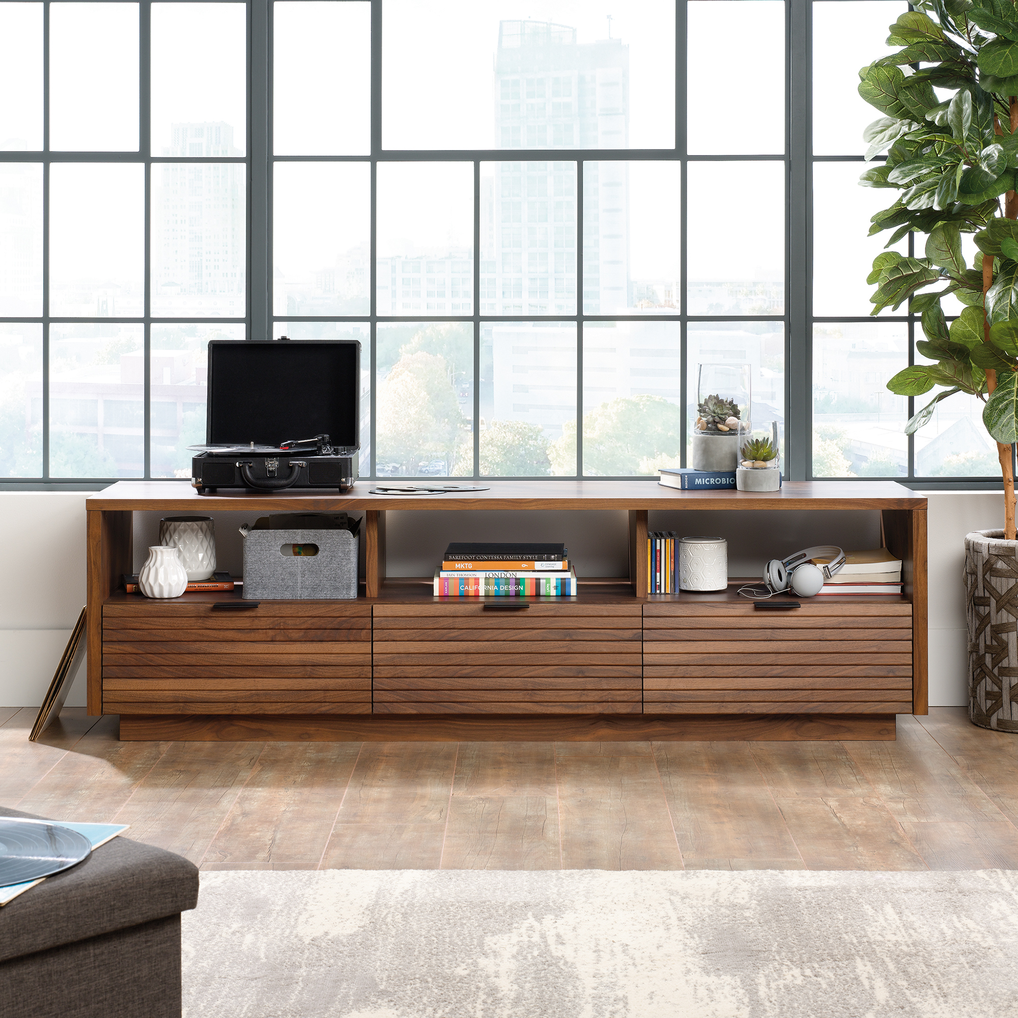 Sauder Palladia Corner Entertainment Credenza - Thumbnail 2
