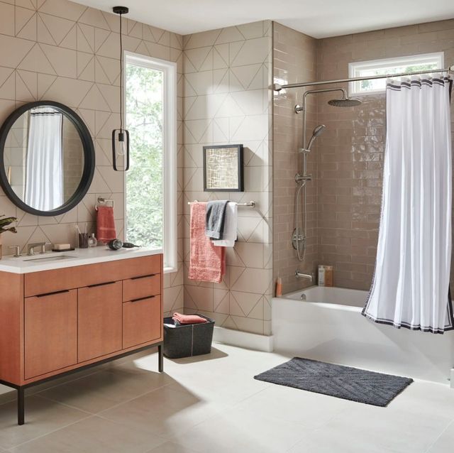 American Standard Spectra Versa® Brushed Nickel 4-Function Shower System with Rain Showerhead-4