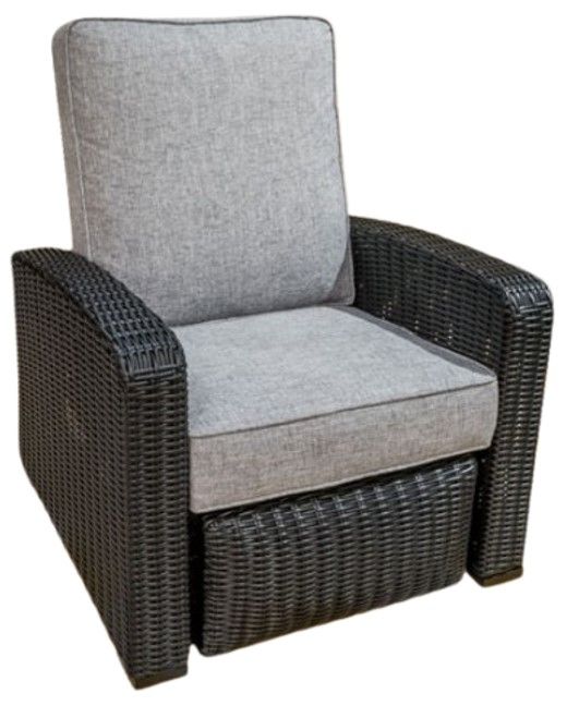 Beachcroft Outdoor Recliner - Black/Light Gray