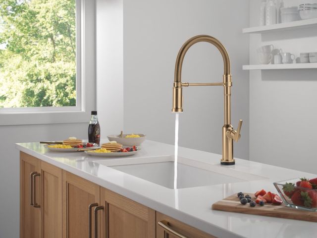 Delta Cordova™ Lumicoat® Champagne Bronze 22" Touch2O® Technology Kitchen Faucet with Touchless Technology-3