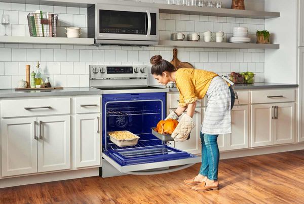 LG 30” Freestanding Electric Range