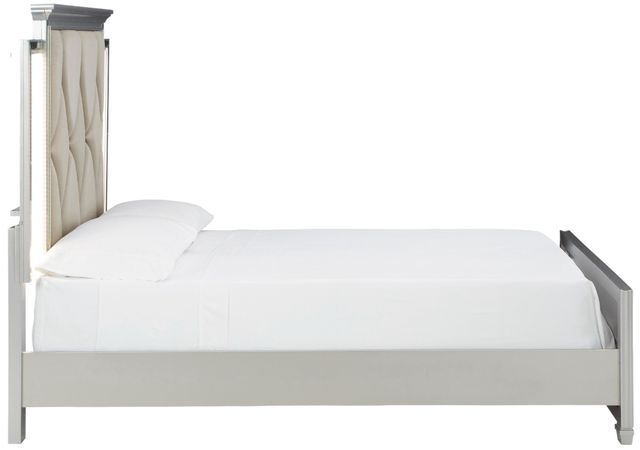 Signature Design by Ashley® Lindenfield Silver Queen Panel Bed-2
