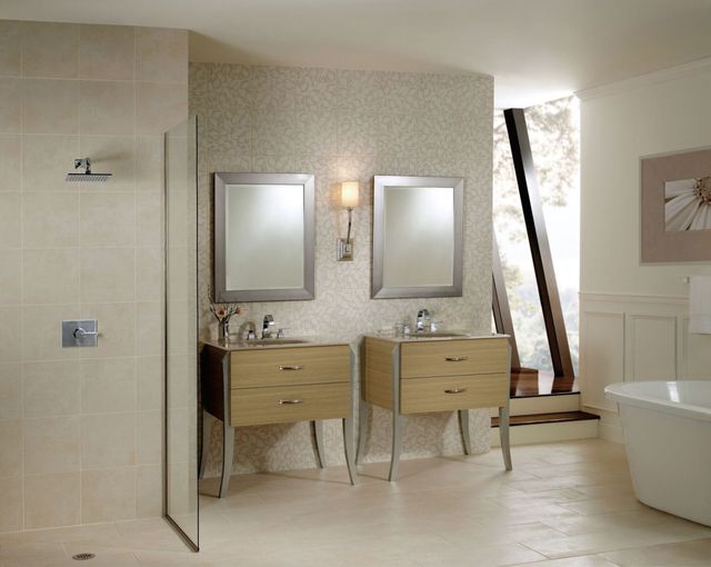 Delta Vero® Chrome 24" Towel Bar-1
