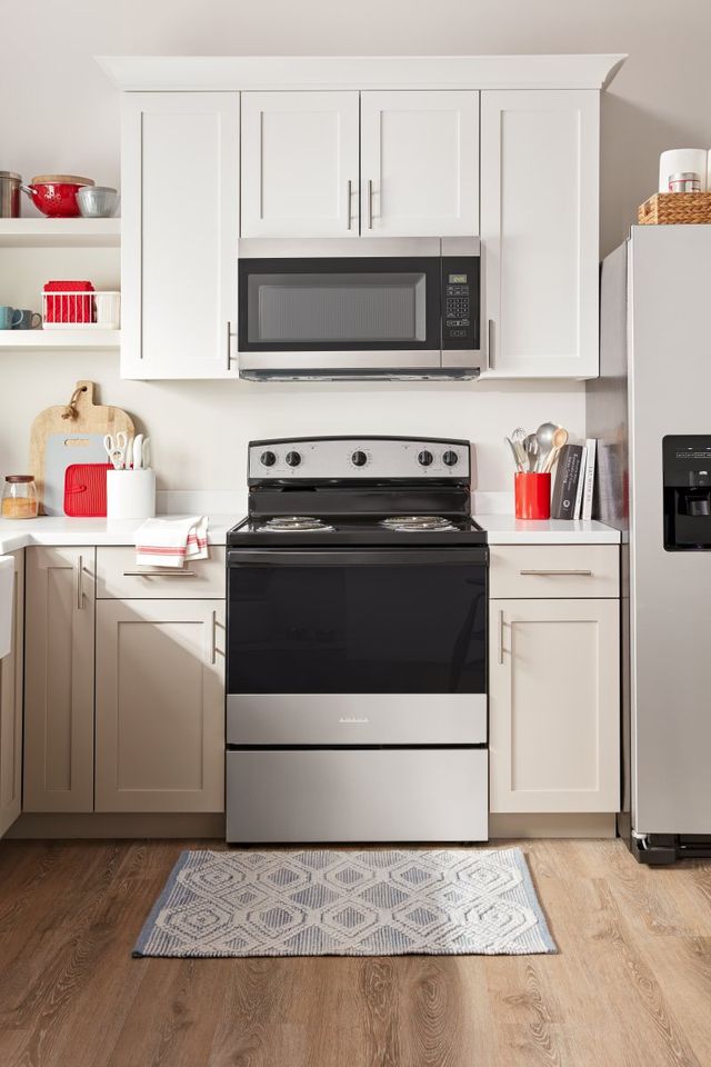 Amana® 30" Stainless Steel Freestanding Electric Range-9