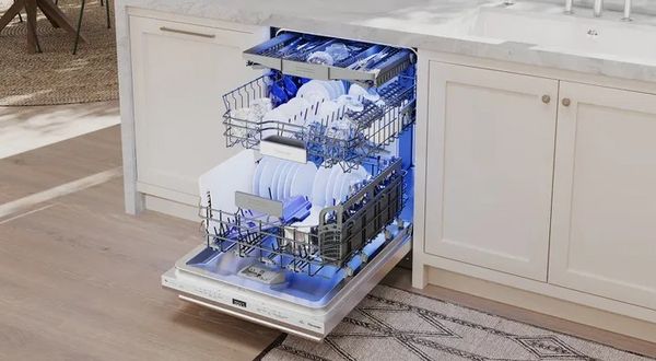 Thermador® Sapphire® 24" Stainless Steel Top Control Built In Dishwasher