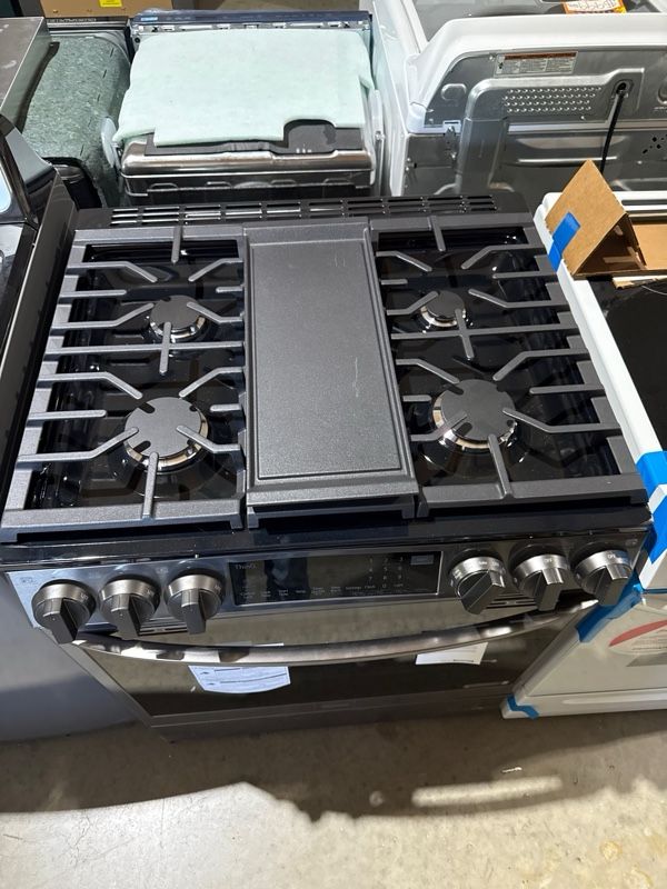 Clearance LG 30" PrintProof™ Black Stainless Steel Slide-In Gas Range-1