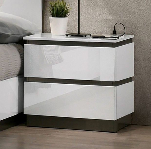 Furniture of America® Birsfelden 4-Piece White/Metallic Gray Queen Bedroom Set-2