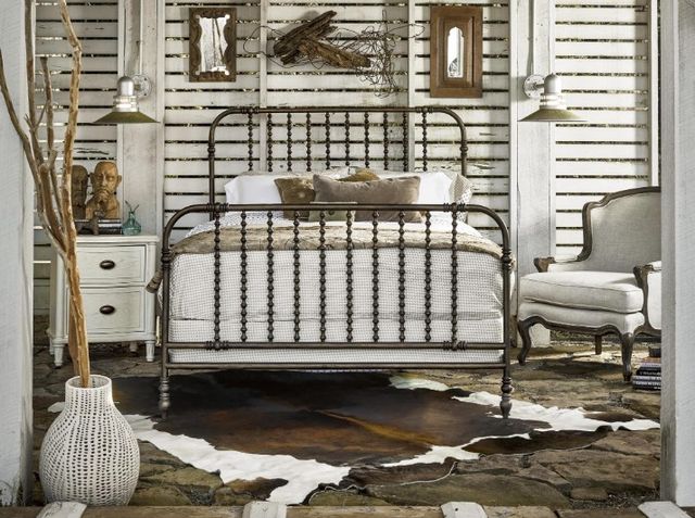 Universal Explore Home™ The Guest Room River Bank Queen Metal Bed-2