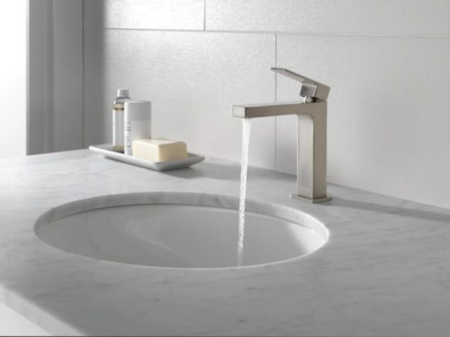 Peerless Xander® Brushed Nickel Single Handle Hi-Arc Bathroom Faucet-2
