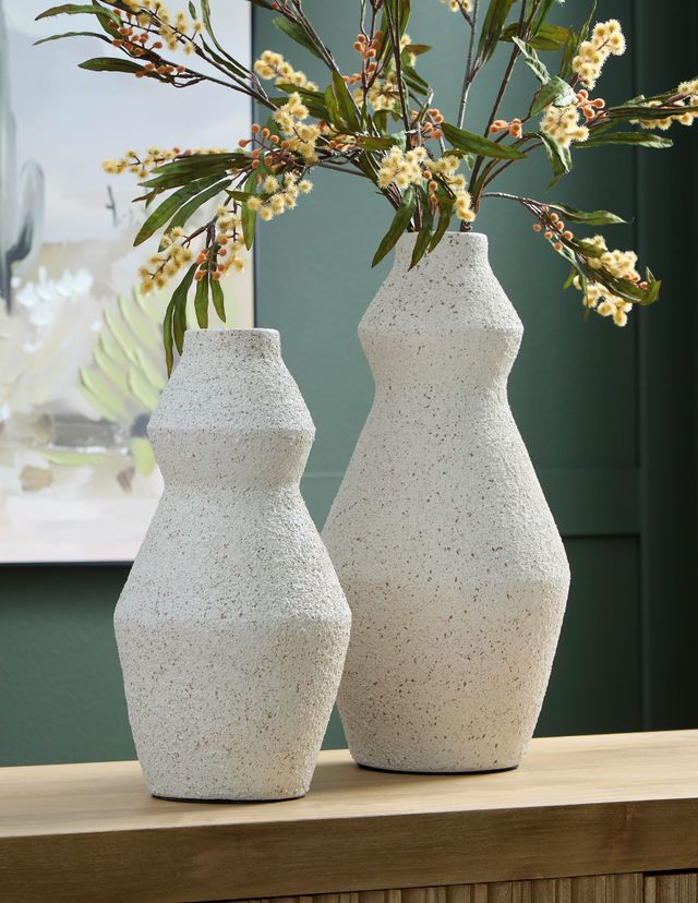 Signature Design by Ashley® Dawthorne Cream 13" Vase-3