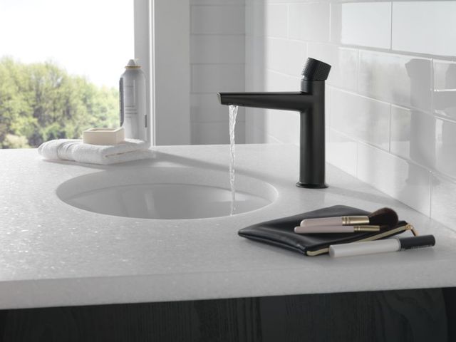 Delta Galeon® Matte Black Single Knob Handle Bathroom Faucet-2