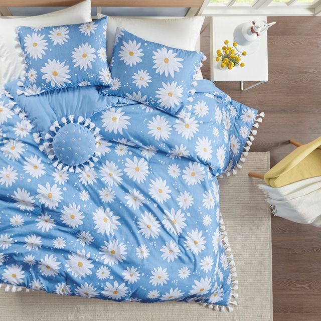 Olliix by Intelligent Design Jane Blue Twin/Twin XL Daisy Printed Comforter Set with Tassels-1