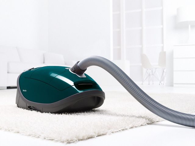 Miele Vacuum Complete C3 Alize Petrol Canister Vacuum-4