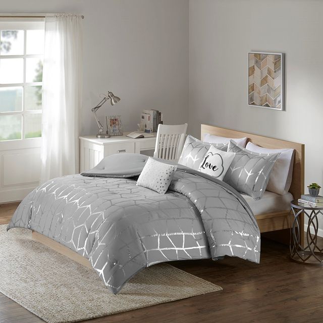 Olliix by Intelligent Design Raina Grey and Silver Twin/Twin XL Metallic Printed Comforter Set-4