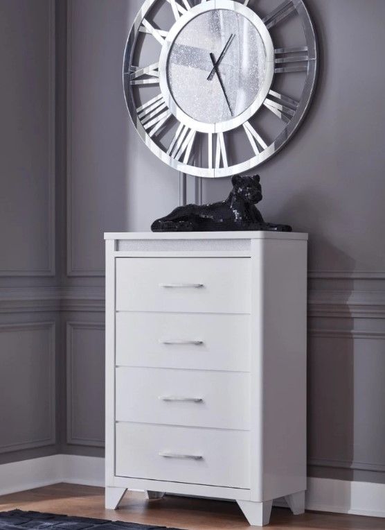 Signature Design by Ashley® Jarlee White 4-Drawer Chest-4