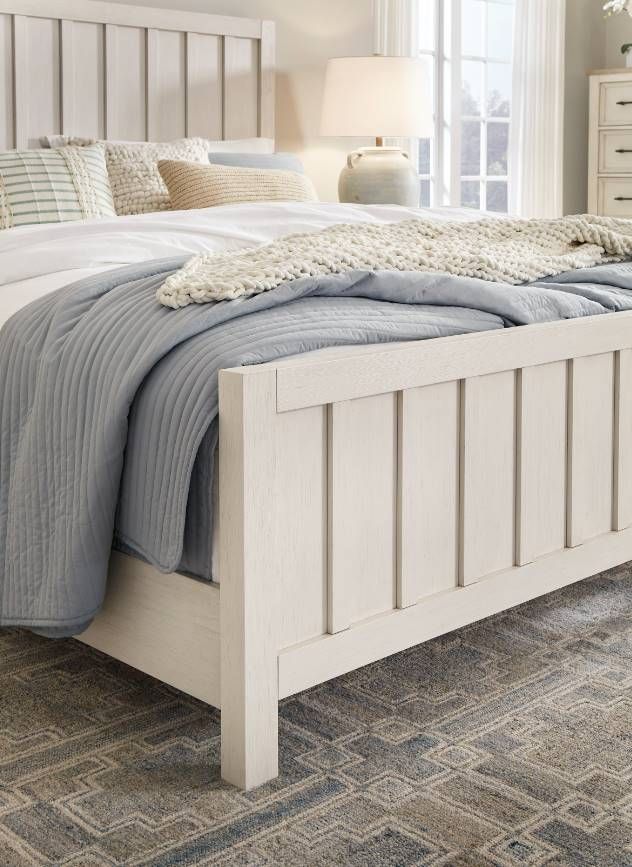 Benchcraft® Shaybrock Antique White California King Panel Bed-2