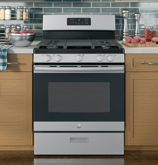 GE® 30" Stainless Steel Freestanding Gas Range-7