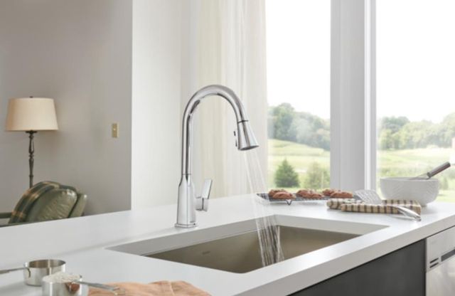 Peerless Ezra® Chrome 16" Single Handle Pull-Down Kitchen Faucet-3
