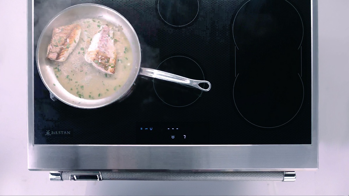 Element on with Pan
