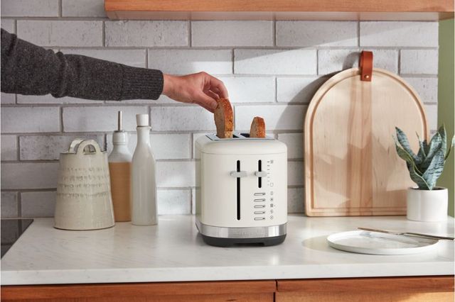 KitchenAid® 2 Slice Porcelain White Toaster-3