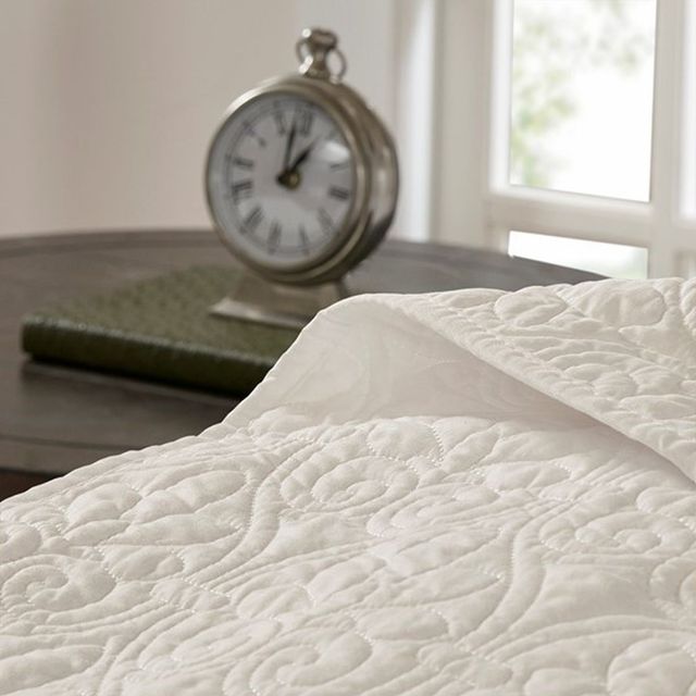 Olliix by Madison Park Cream King Quebec Reversible Bedspread Set-3