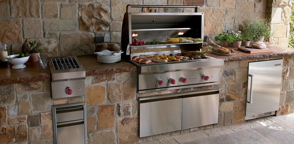 Grill Island Performance Built-in grill in a custom island
