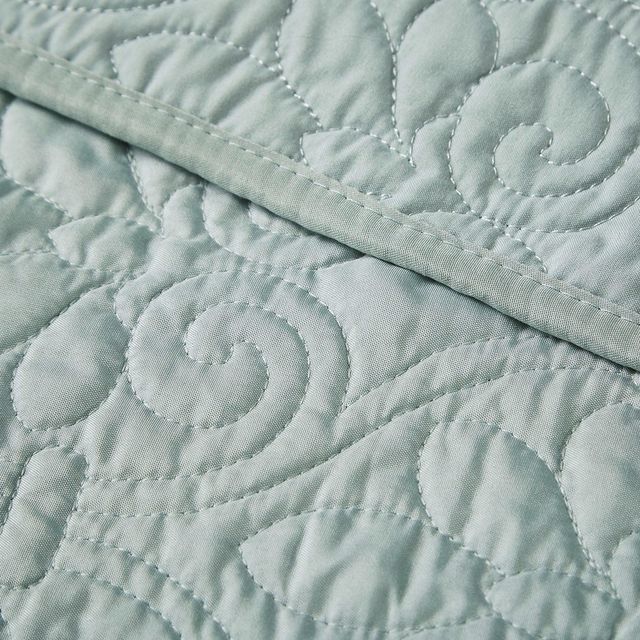 Olliix by Madison Park Quebec Seafoam Oversized Quilted Throw-3