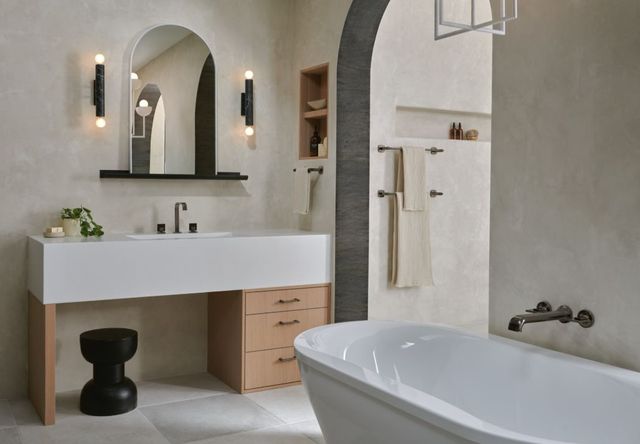 Brizo Allaria® Brilliance® Black Onyx 18" Towel Bar-1
