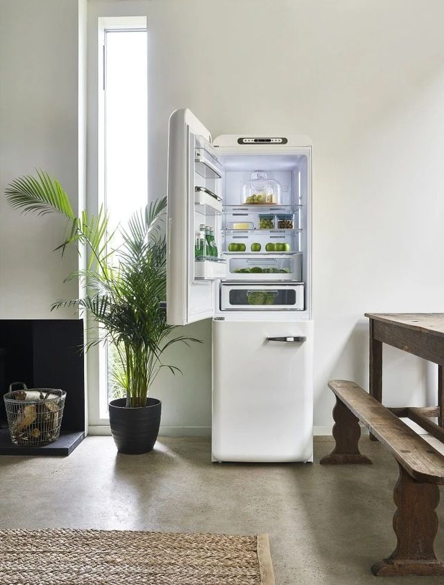 Smeg 50's Retro Style Aesthetic 11.7 Cu. Ft. White Bottom Freezer Refrigerator-2